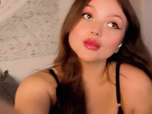 charming-peach webcam