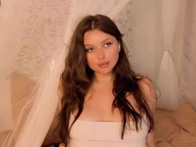 charming-peach webcam