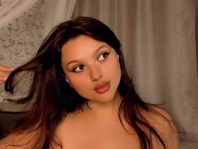 charming-peach webcam