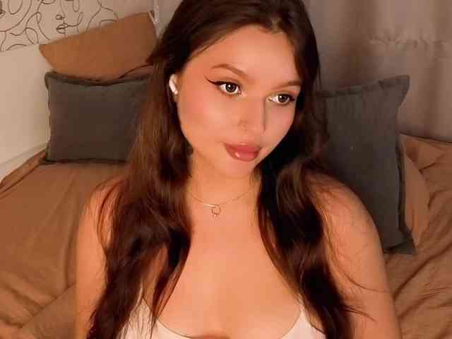 charming-peach webcam