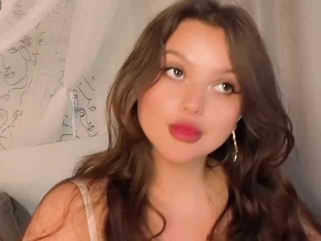 charming-peach webcam