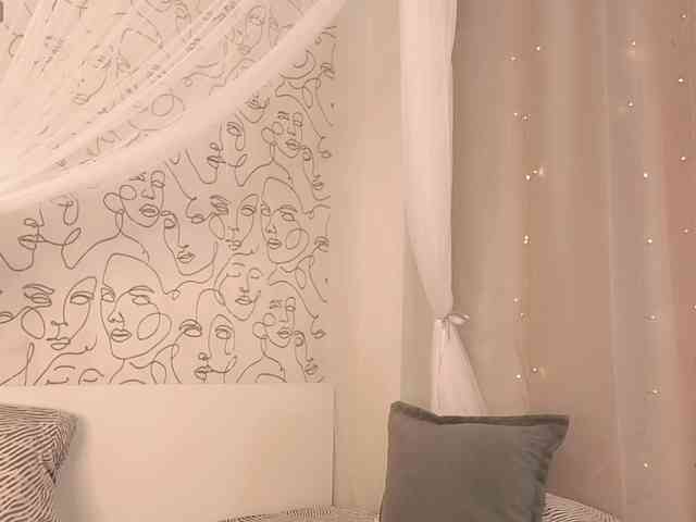 charming-peach webcam