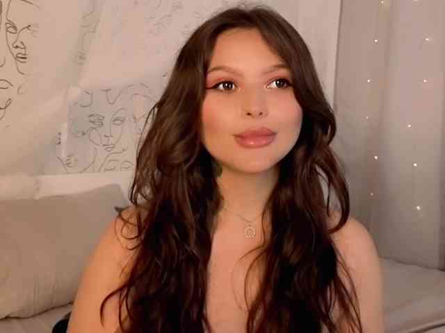 charming-peach webcam