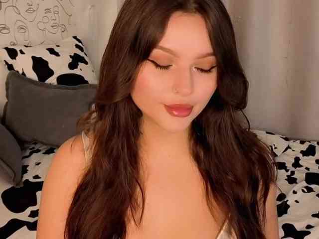 charming-peach webcam