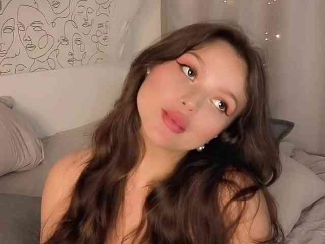 charming-peach webcam