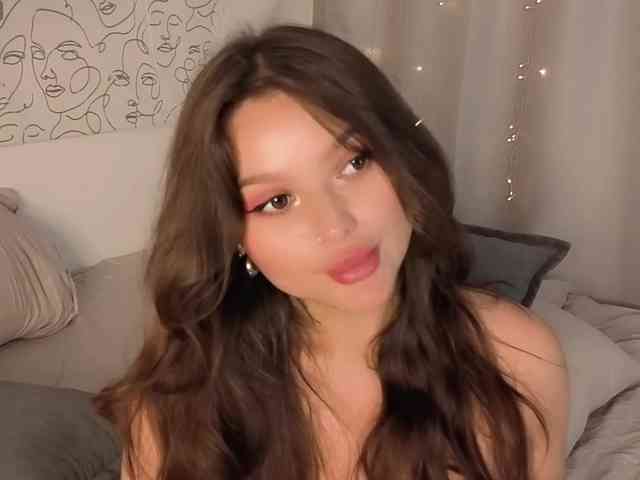 charming-peach webcam