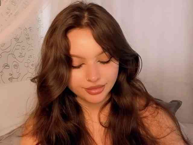 charming-peach webcam