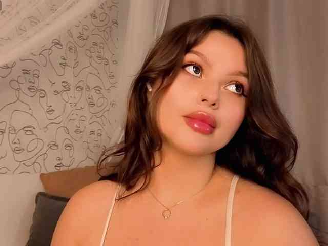 charming-peach webcam
