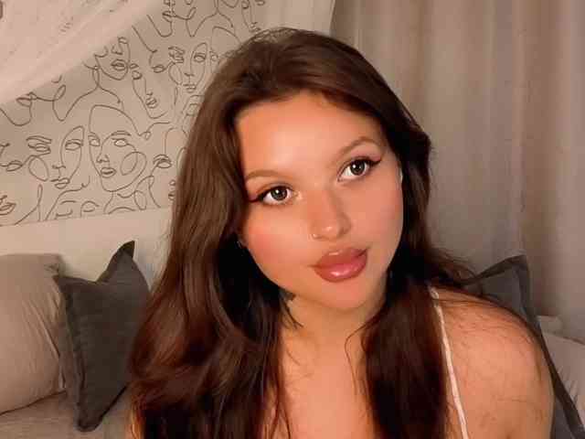 charming-peach webcam