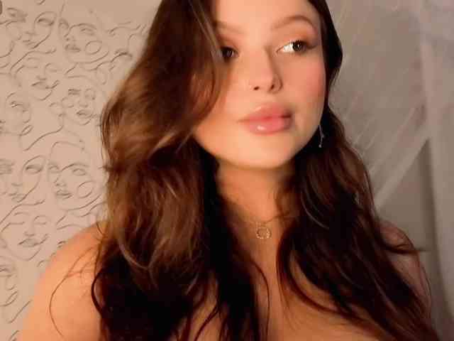 charming-peach webcam