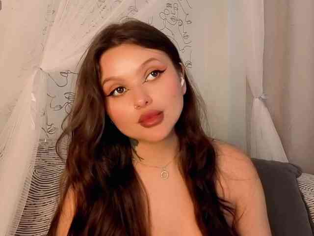 charming-peach webcam