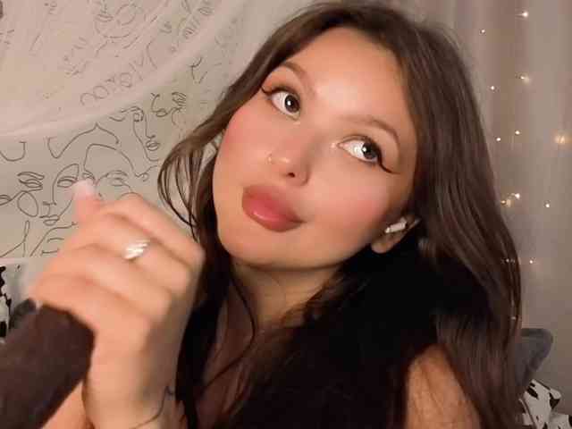 charming-peach webcam