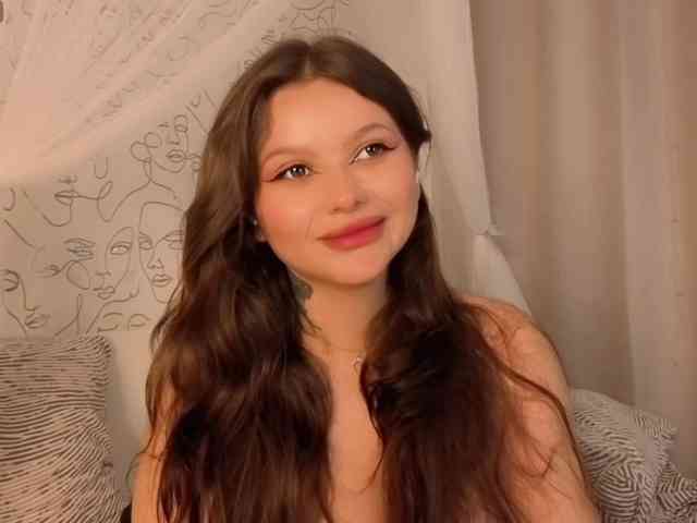 charming-peach webcam