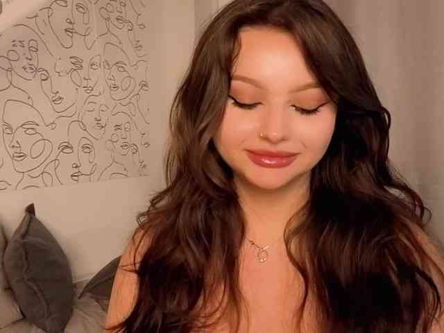 charming-peach webcam