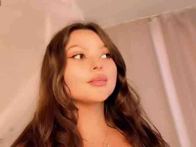charming-peach webcam