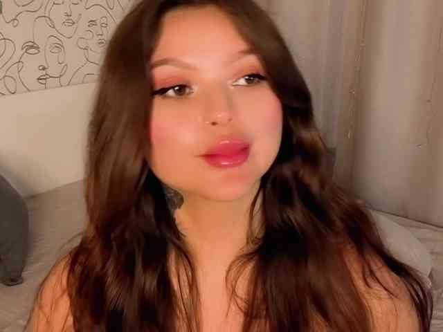 charming-peach webcam