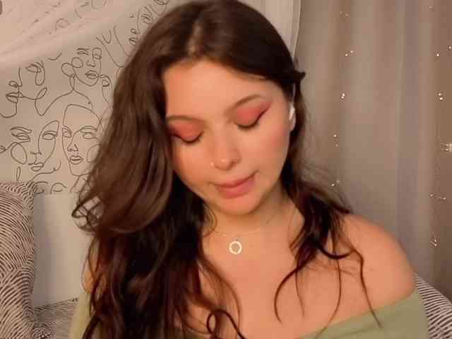 charming-peach webcam