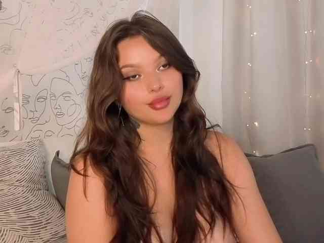 charming-peach webcam