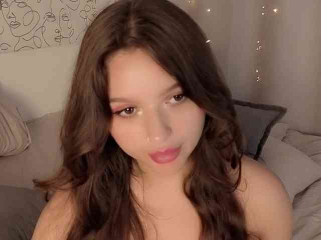 charming-peach webcam