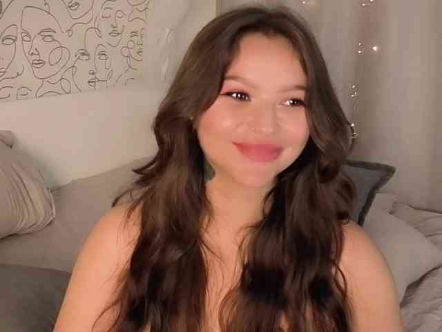charming-peach webcam