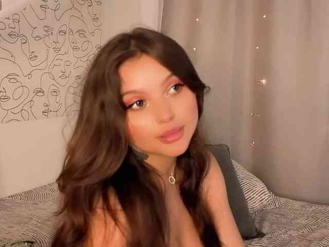 charming-peach webcam