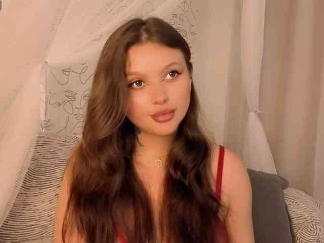 charming-peach webcam