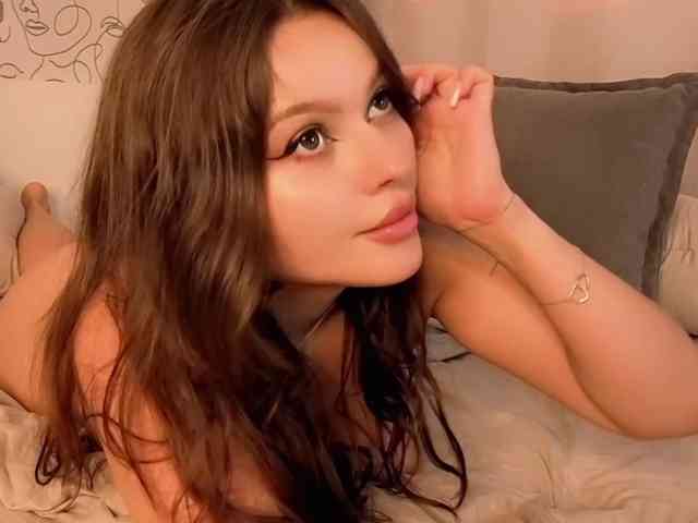 charming-peach webcam