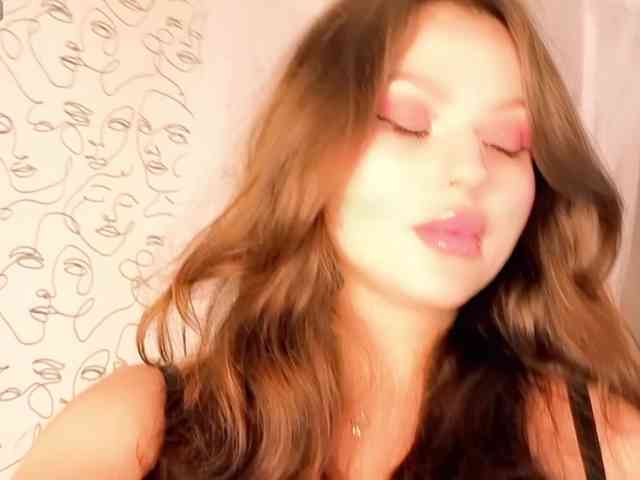 online video chat Charming-peach