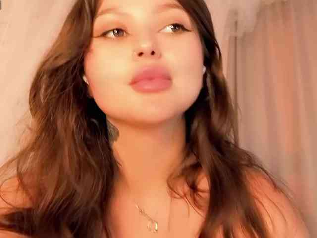 charming-peach webcam