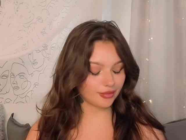 charming-peach webcam