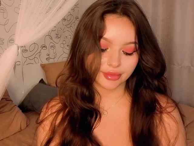 charming-peach webcam