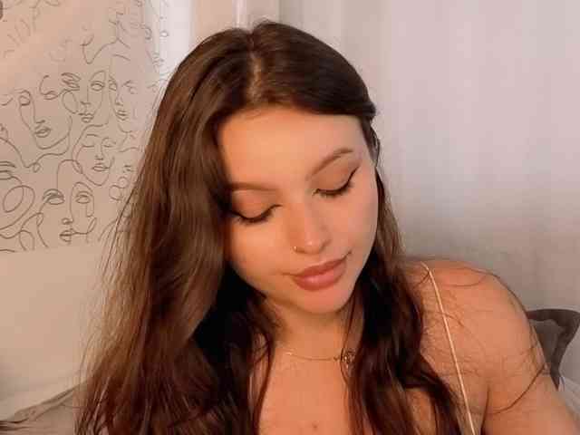 charming-peach webcam