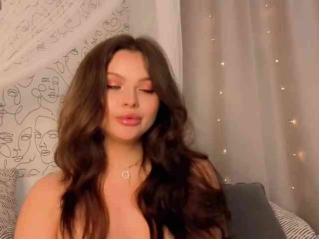 live sexcam Charming-peach