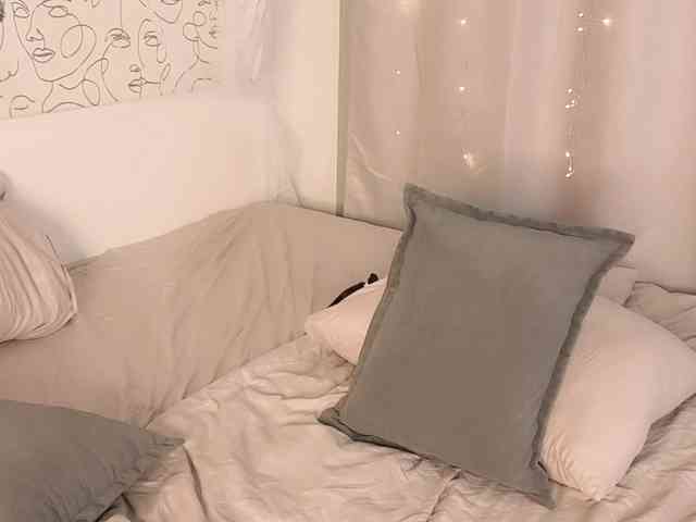 charming-peach webcam