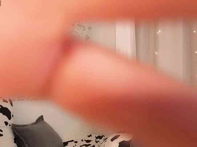 charming-peach webcam