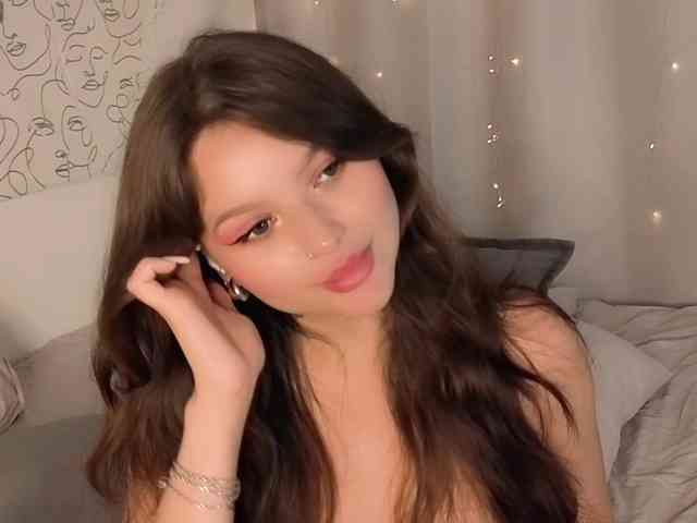 charming-peach webcam