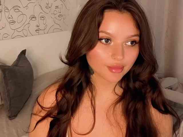 charming-peach webcam