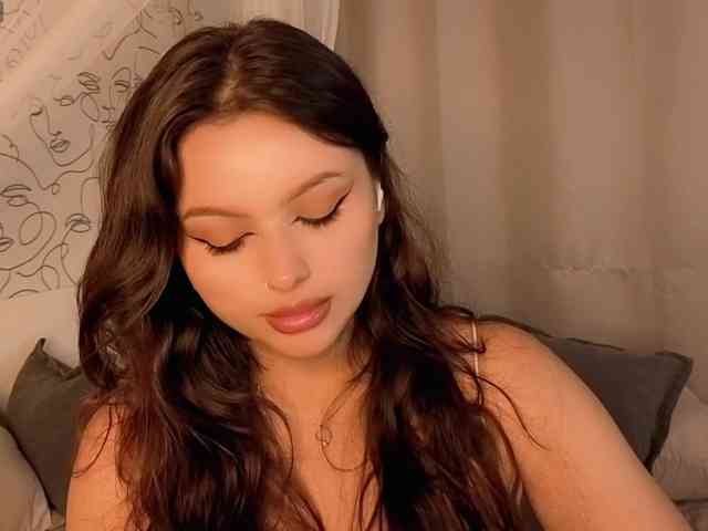 charming-peach webcam