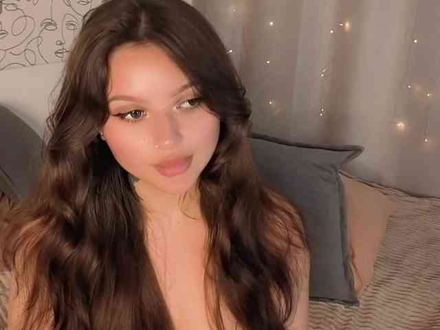 charming-peach webcam
