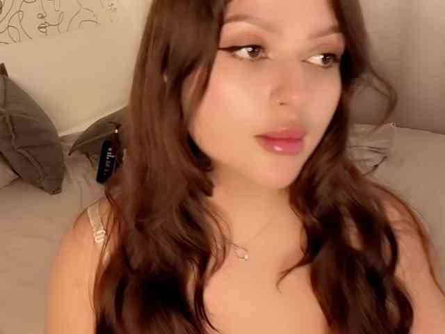 charming-peach webcam