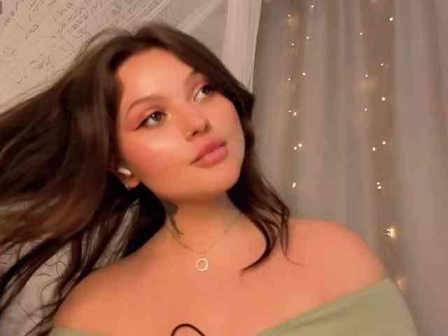 charming-peach webcam