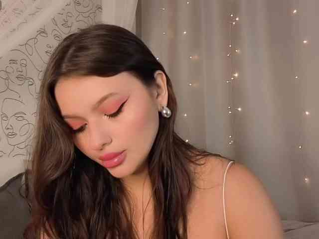 charming-peach webcam