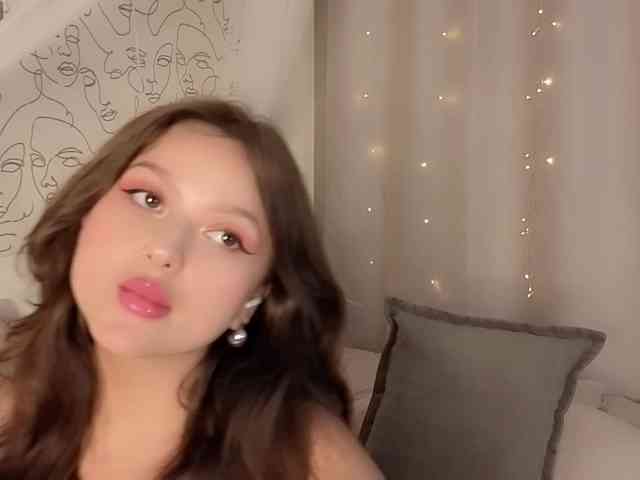 charming-peach webcam