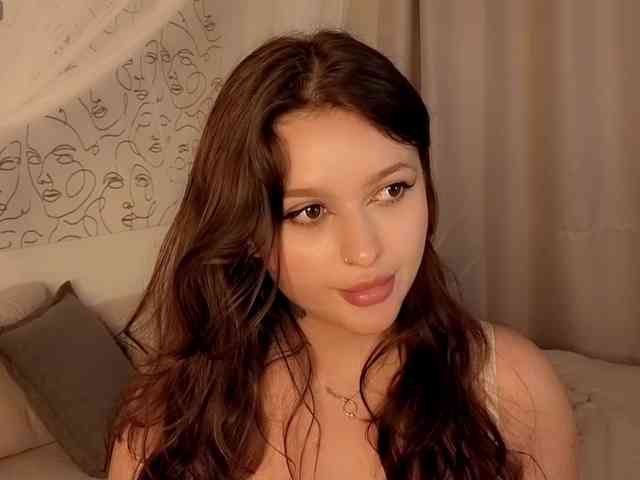 charming-peach webcam