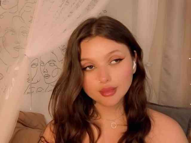 charming-peach webcam