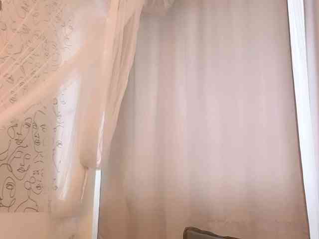 charming-peach webcam