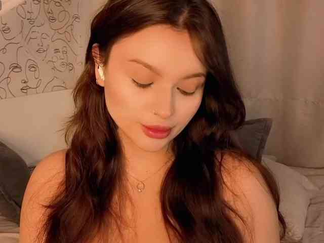 charming-peach webcam