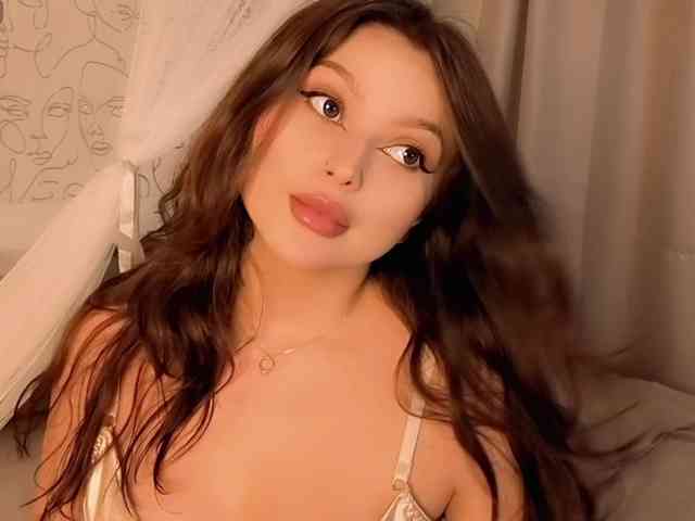 charming-peach webcam