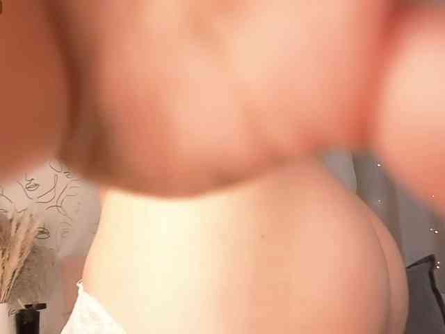 charming-peach webcam