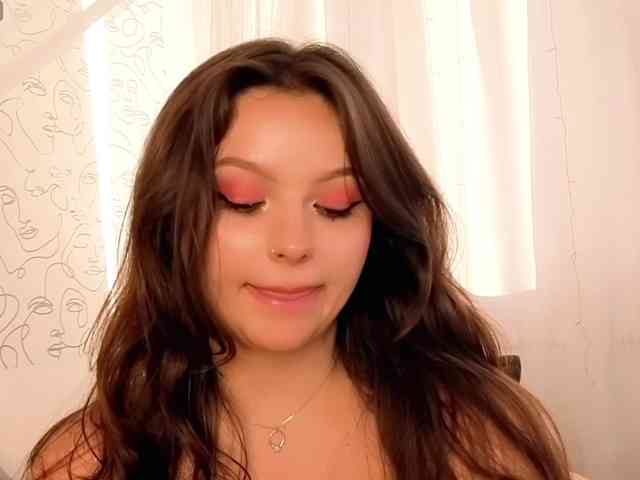 charming-peach webcam